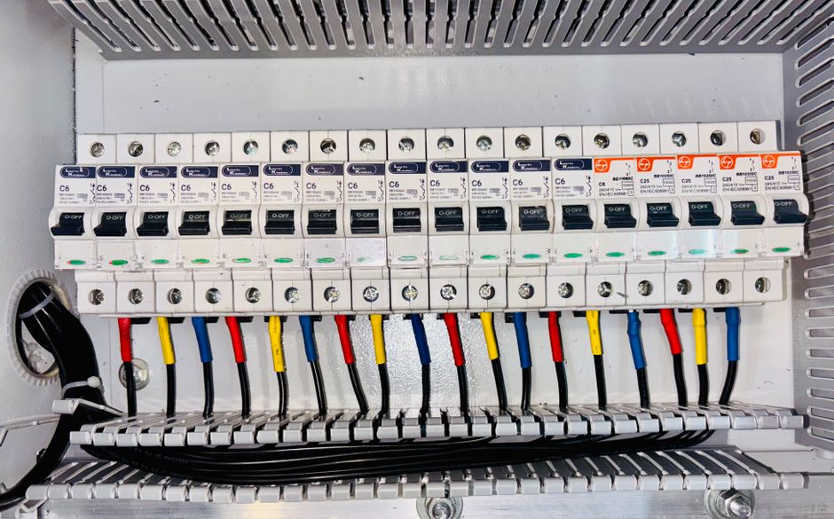Molded Case Circuit Breaker 250A 3P (Adjustable)